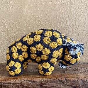 🦬Rare Vintage🦬Crochet Buffalo